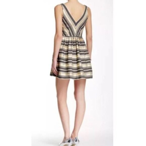 J Crew Womens 6 Fit and Flare Dress Black Gold Striped Lined Pockets Style 43721 - Picture 4 of 9